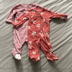 2 fleece footie pjs, 0-3m